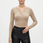 Vantoma - Ribbed Textured Button Long Sleeve Top