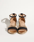 Daphne | Low Block Heel Strappy Black Sandals For Summer Days — voorkant