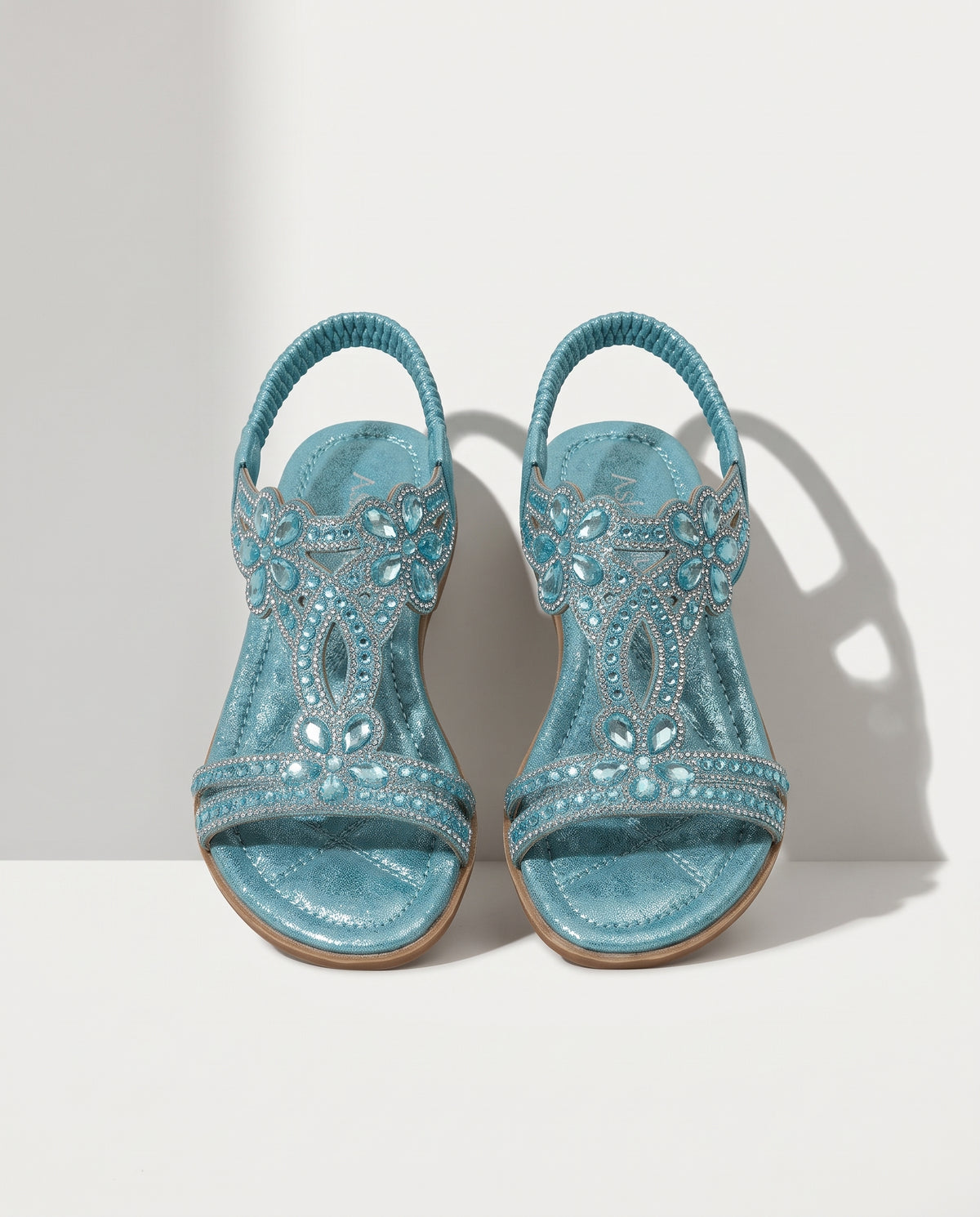Leonie | Low Heel Wide Fit Flat Sandals For Summer Days — voorkant
